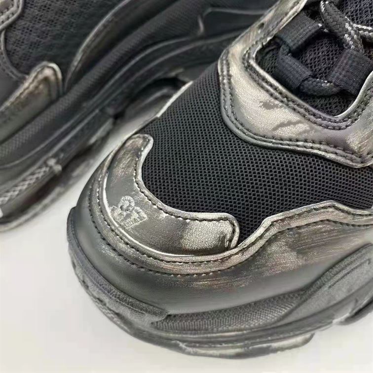 BALENCIAGA TRIPLE S SNEAKERS – BLA075