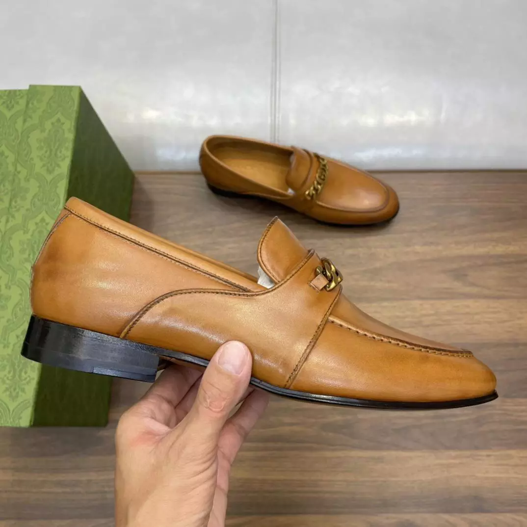 MEN’S LEATHER LOAFERS WITH INTERLOCKING G IN BROWN – GL110