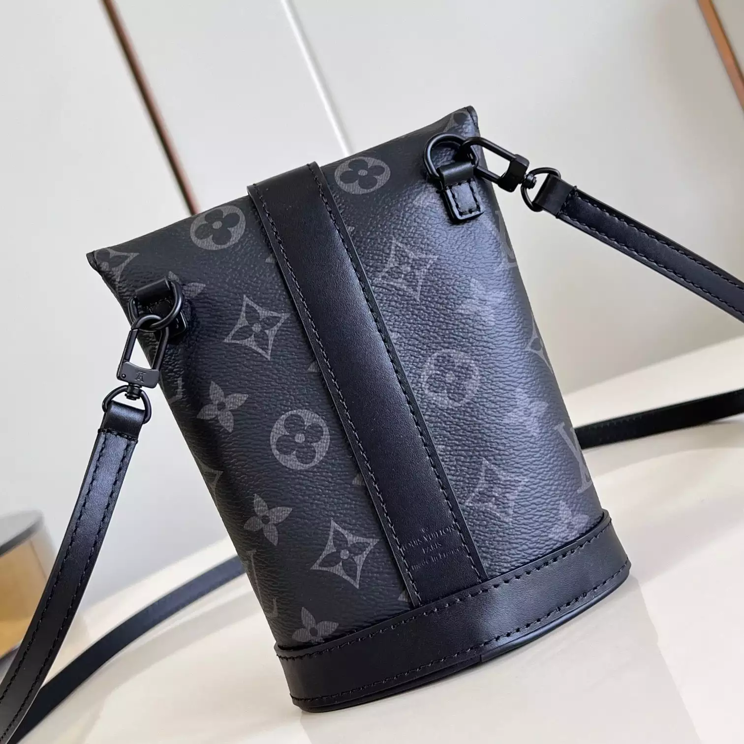 ENVELOPE POUCH BLACK MONOGRAM ECLIPSE CANVAS M11613  – LW409