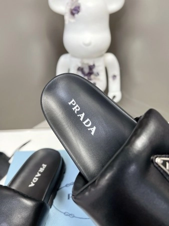 PRADA SLIDES IN BLACK SOFT PADDED NAPPA LEATHER – PSD079