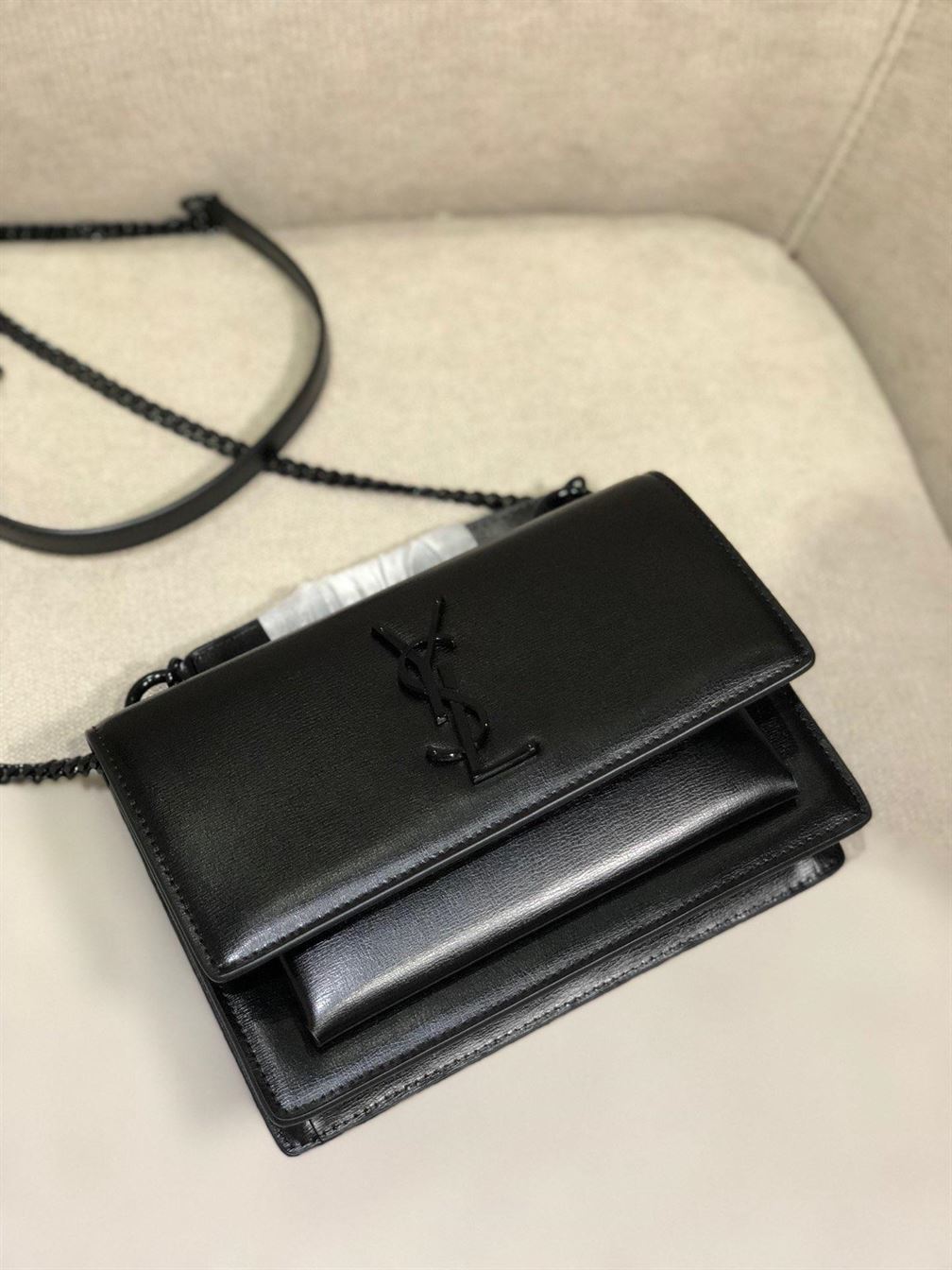 YSL SUNSET CHAIN WALLET IN SMOOTH LEATHER – YB029