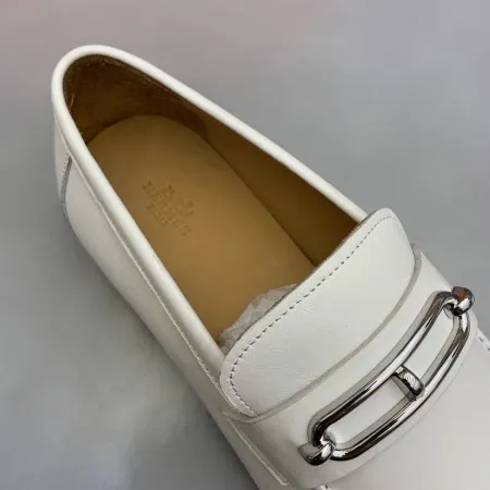 Hermes Men’s Colette Loafers In White Calfskin – HM046