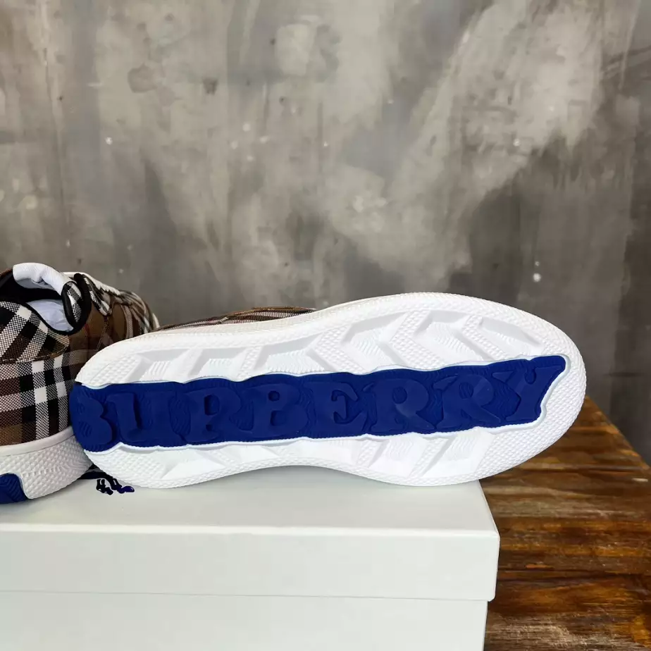 BURBERRY CHECK TERRACE SNEAKERS – BBR092