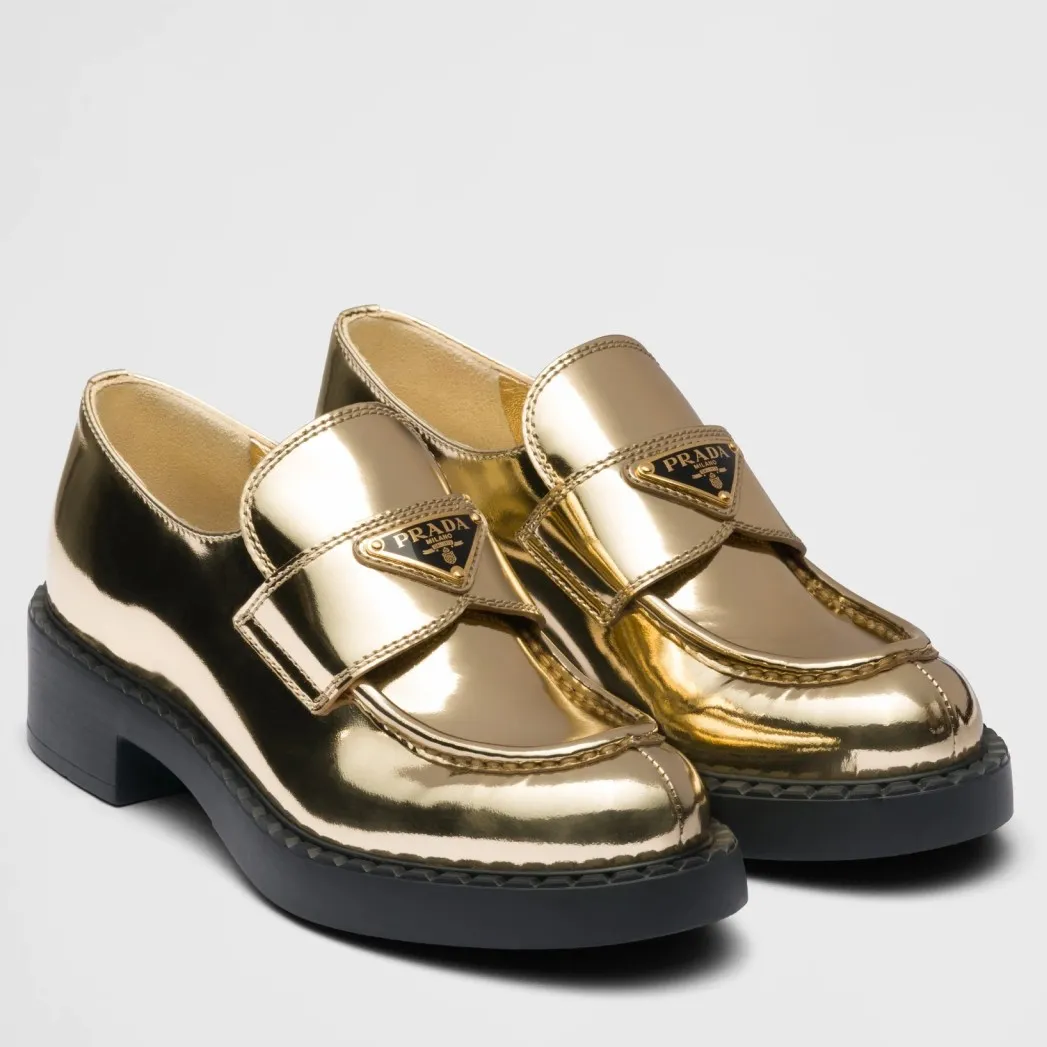 Prada Women’s Loafers In Gold Metallic Leather – PRL004