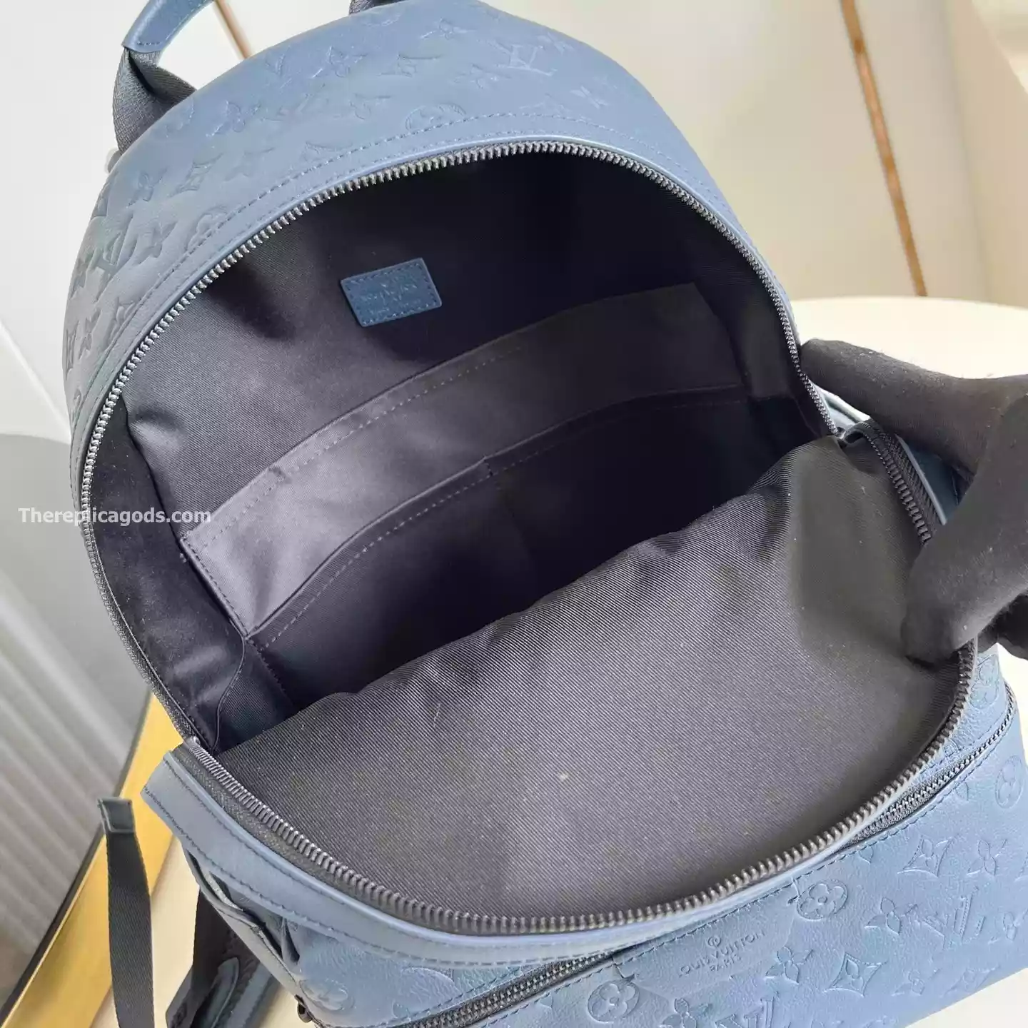 DISCOVERY BACKPACK PM IN NAVY BLUE – LW317