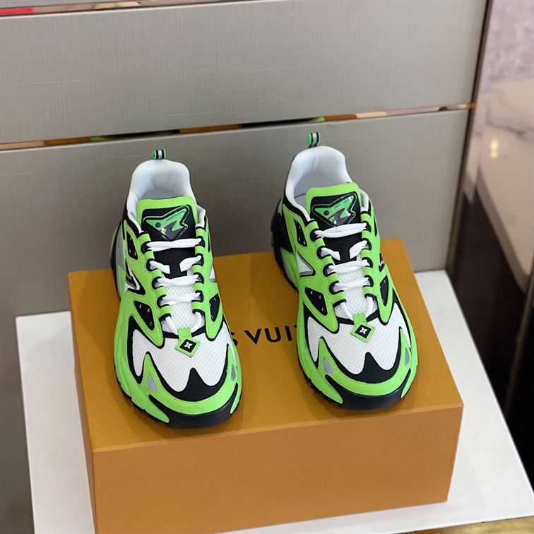 LOUIS VUITTON RUNNER TATIC SNEAKER – LVS024