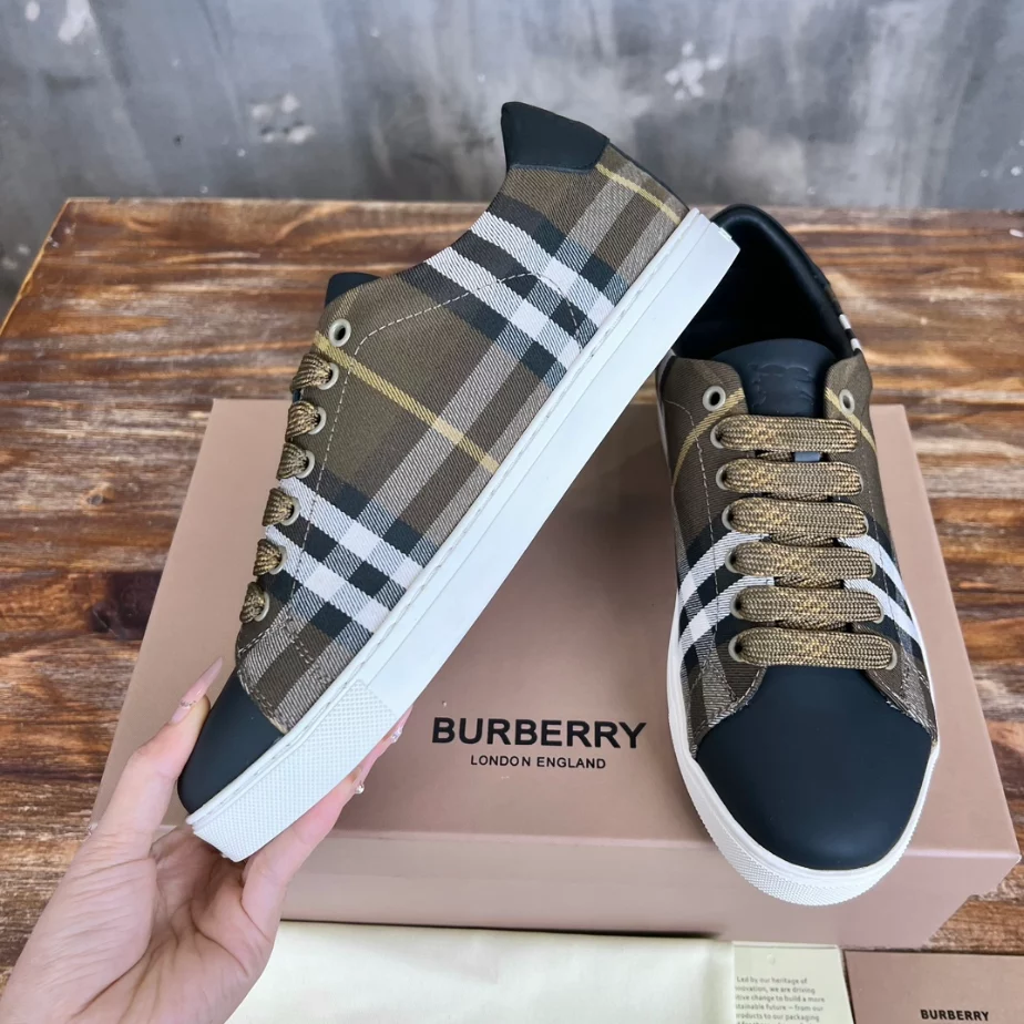 BURBERRY CHECK AND LEATHER SNEAKERS – BBR071