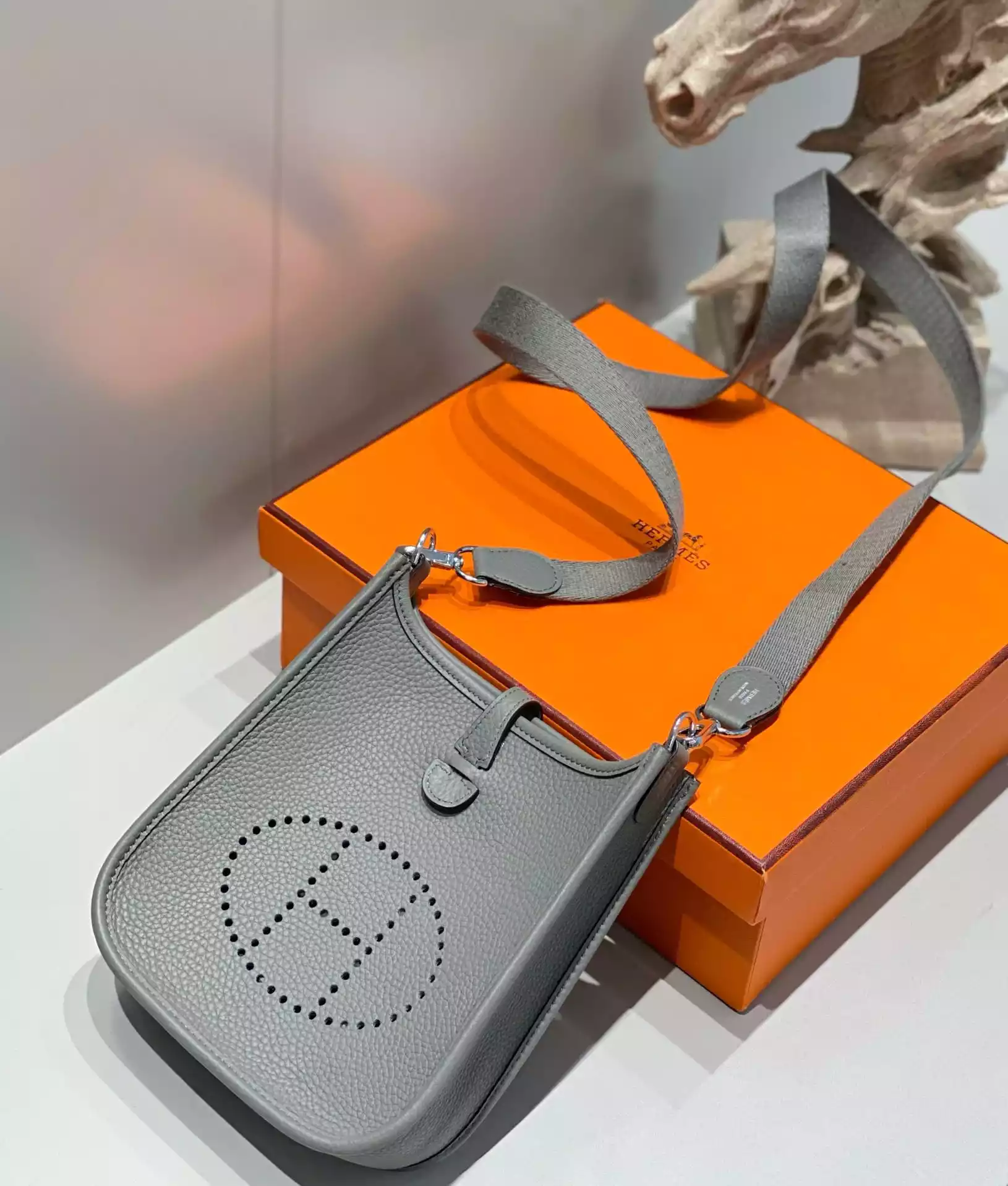 Hermes Evelyne III TPM Bag In Gris Meyer Clemence Leather – HW043