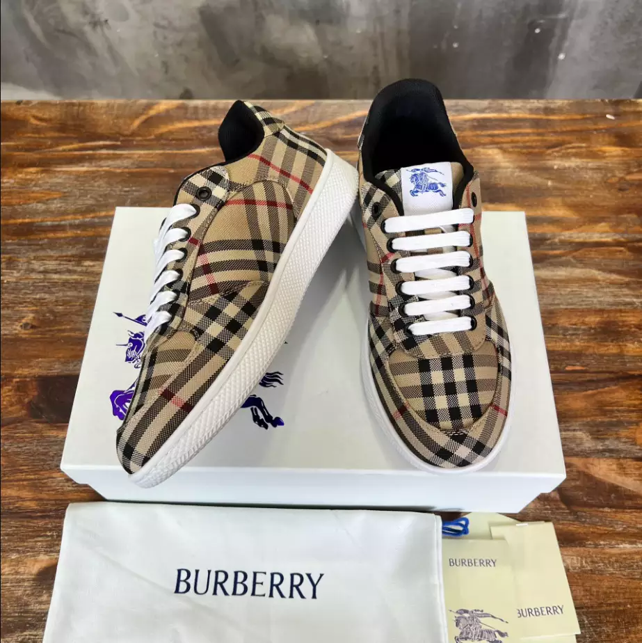 BURBERRY CHECK TERRACE SNEAKERS – BBR093