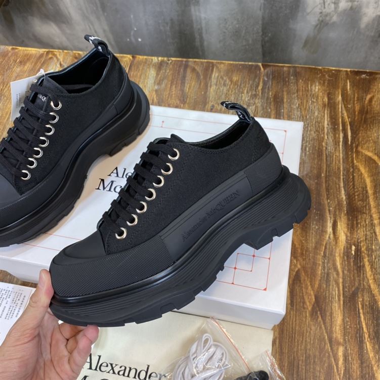 ALEXANDER MCQUEEN TREAD SLICK LOW-TOP SNEAKERS – ALD031