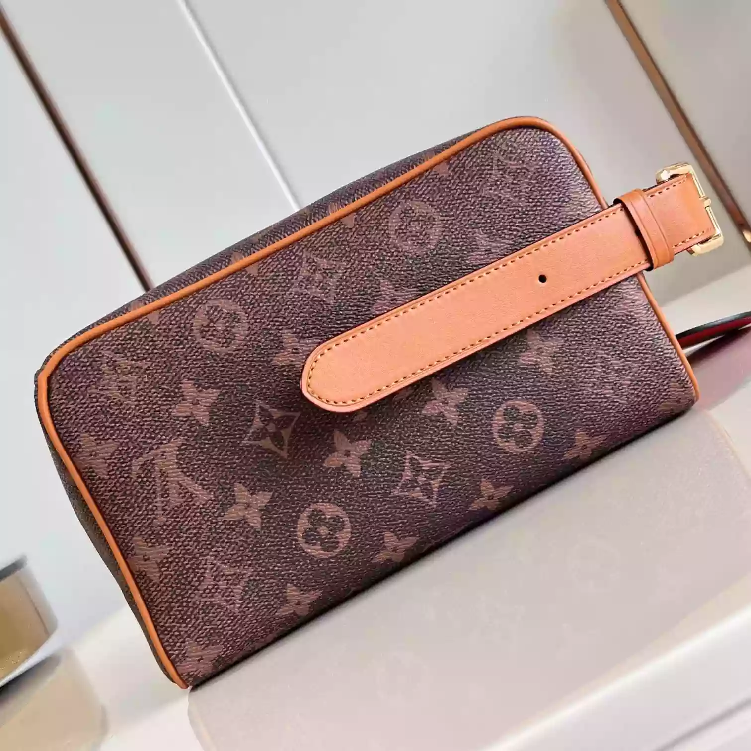 LOCKER DOPP KIT BROWN MONOGRAM DUST CANVAS M11765 – LW396