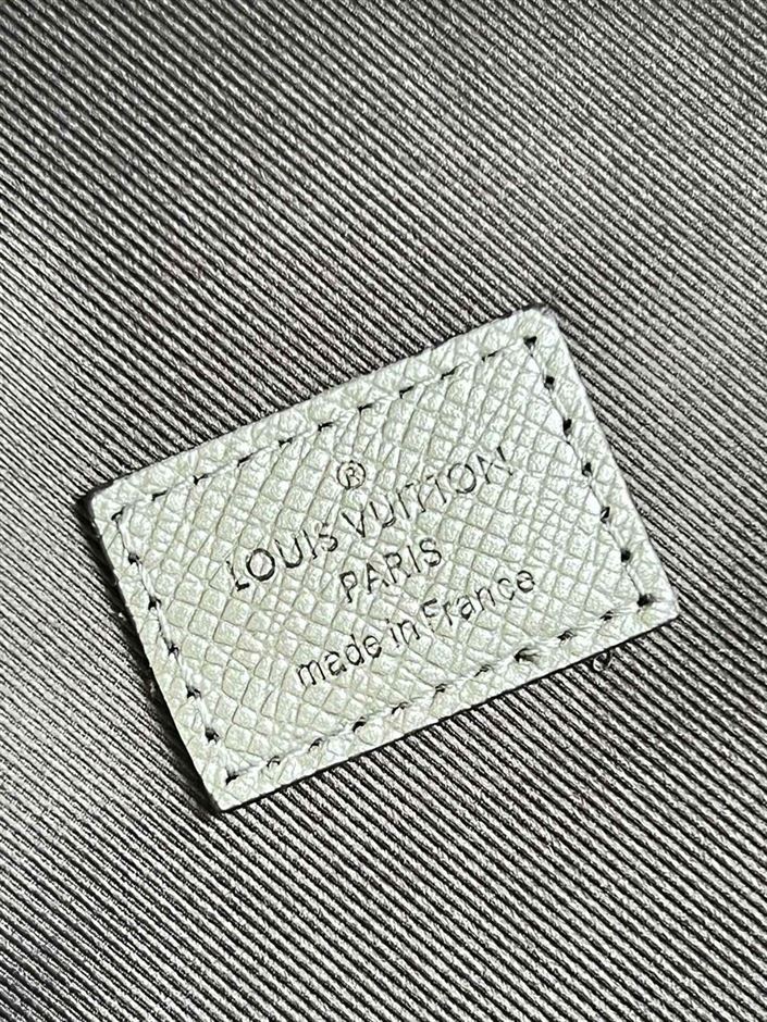 LOUIS VUITTON DISCOVERY BACKPACK PM – LVB016