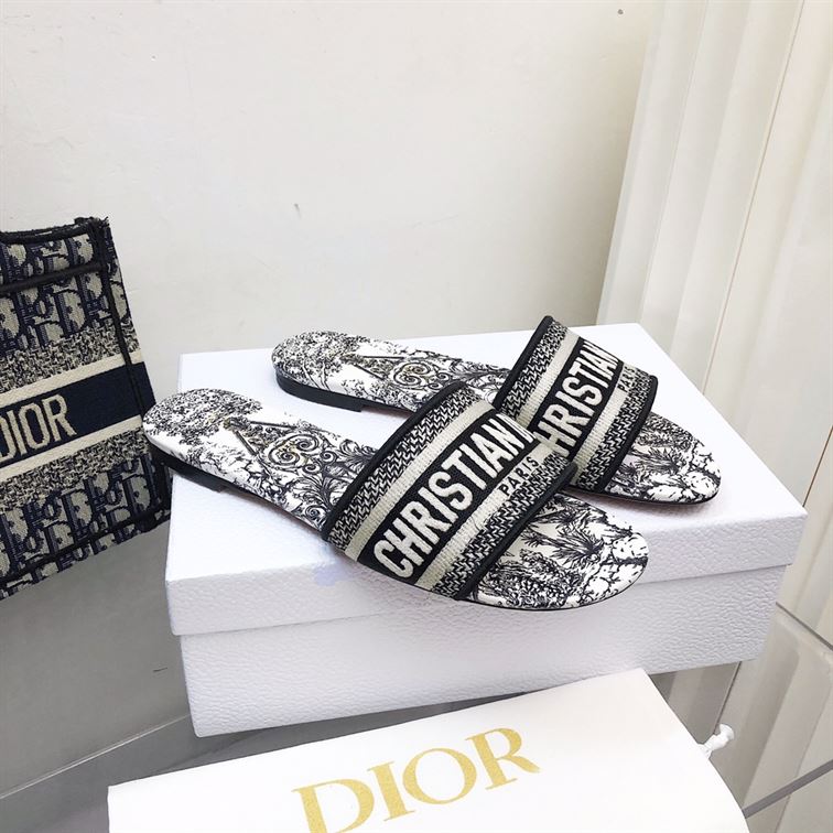 DIOR DWAY SLIDE – DS022