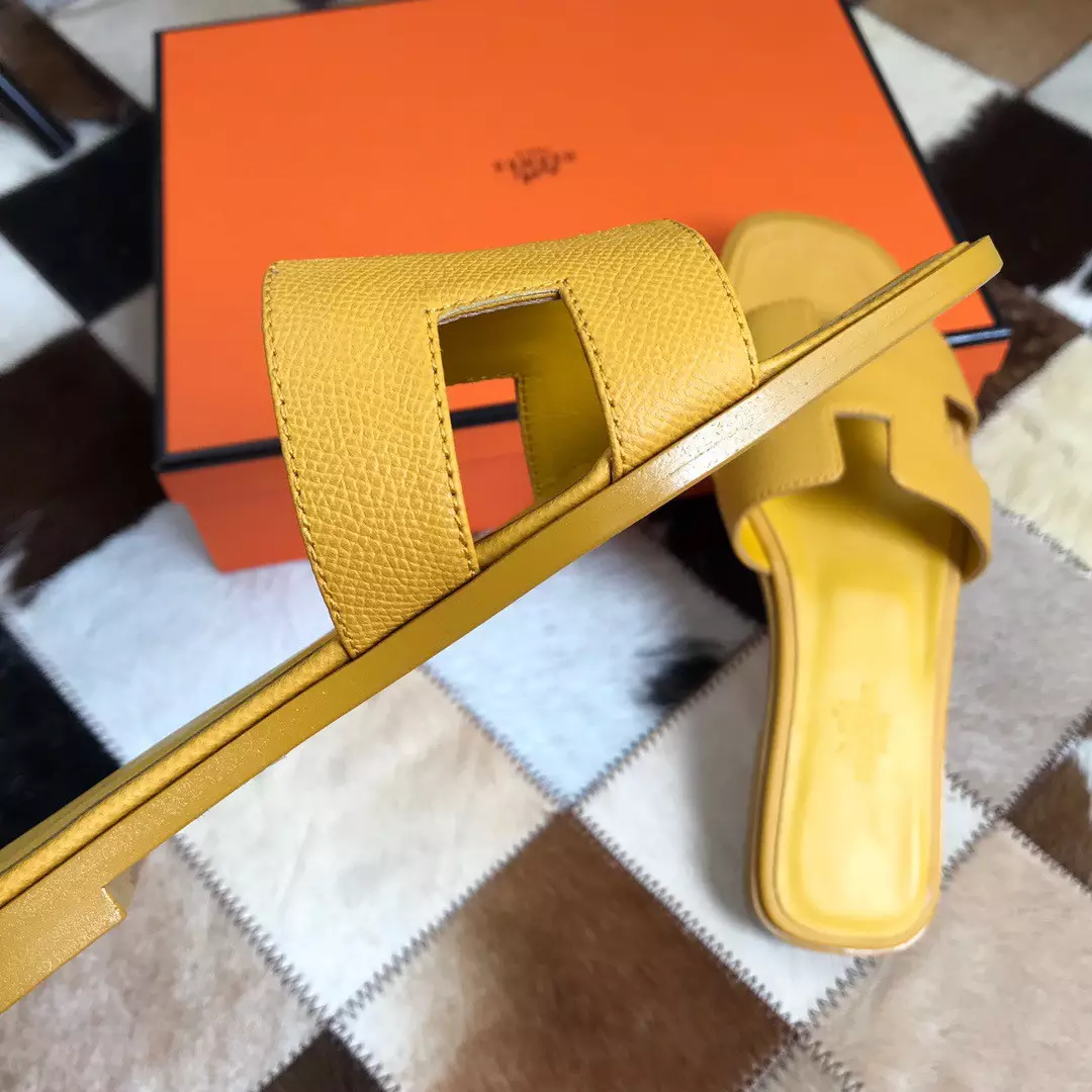 HERMES ORAN SLIDE SANDALS IN YELLOW EPSOM CALFSKIN – HMSD088