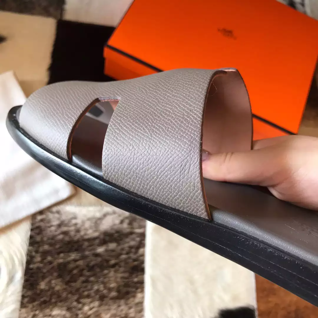 HERMES MEN’S IZMIR SANDALS IN GREY EPSOM CALFSKIN – HMSD027