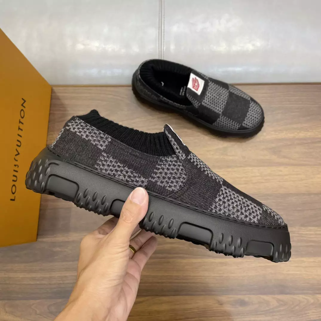 SPACE LANDER SLIP ON IN BLACK – VL059