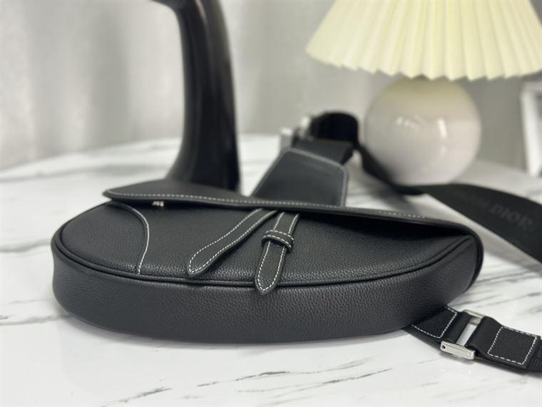 DIOR SADDLE BAG BLACK GRAINED CALFSKIN – DIO042
