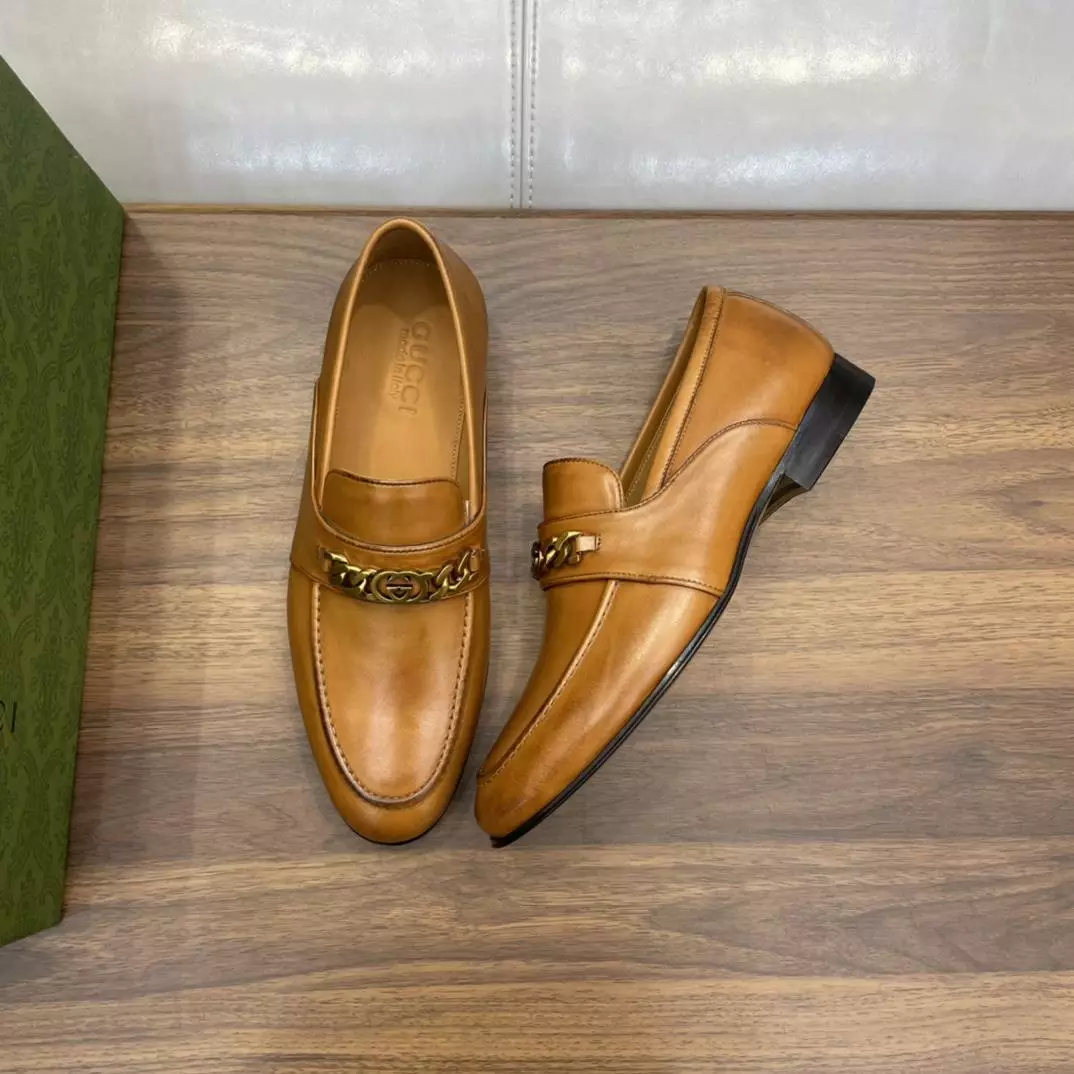 MEN’S LEATHER LOAFERS WITH INTERLOCKING G IN BROWN – GL110