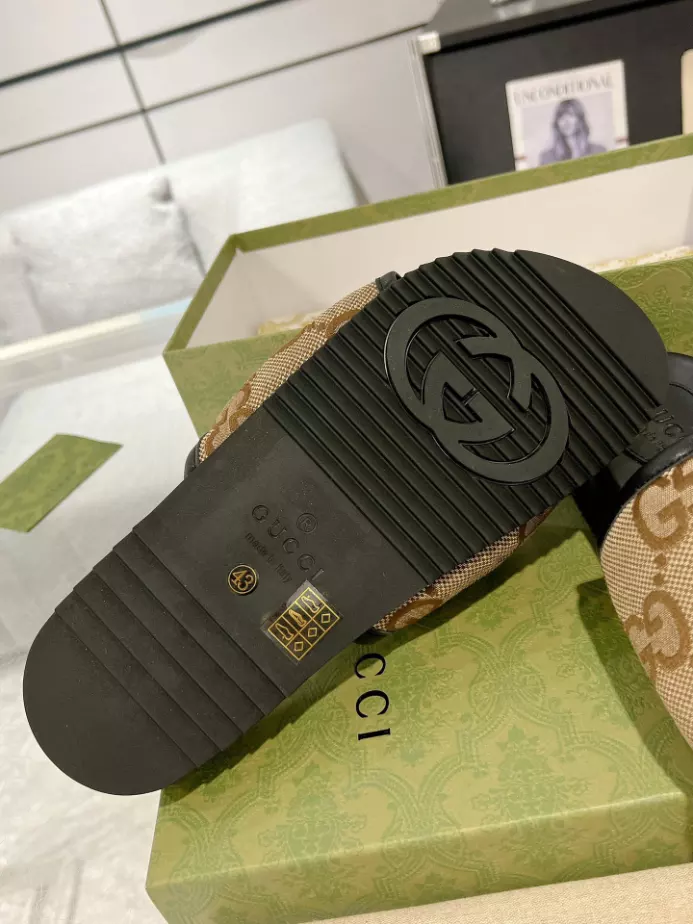 GUCCI MEN’S SLIDE SANDAL – GSL060