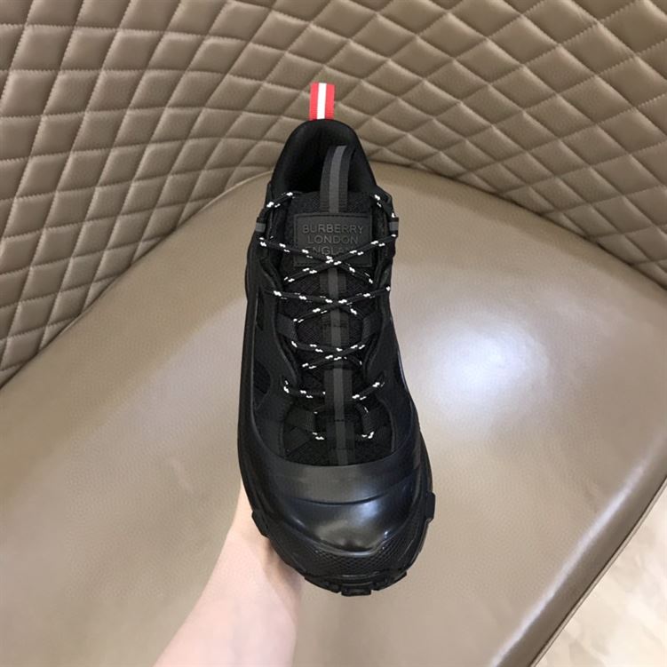 BURBERRY UNION VINTAGE SNEAKERS – BBR004