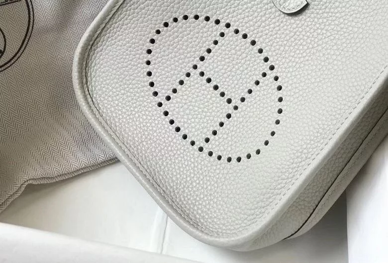 Hermes Evelyne III TPM Bag In Pearl Grey Clemence Leather – HW057