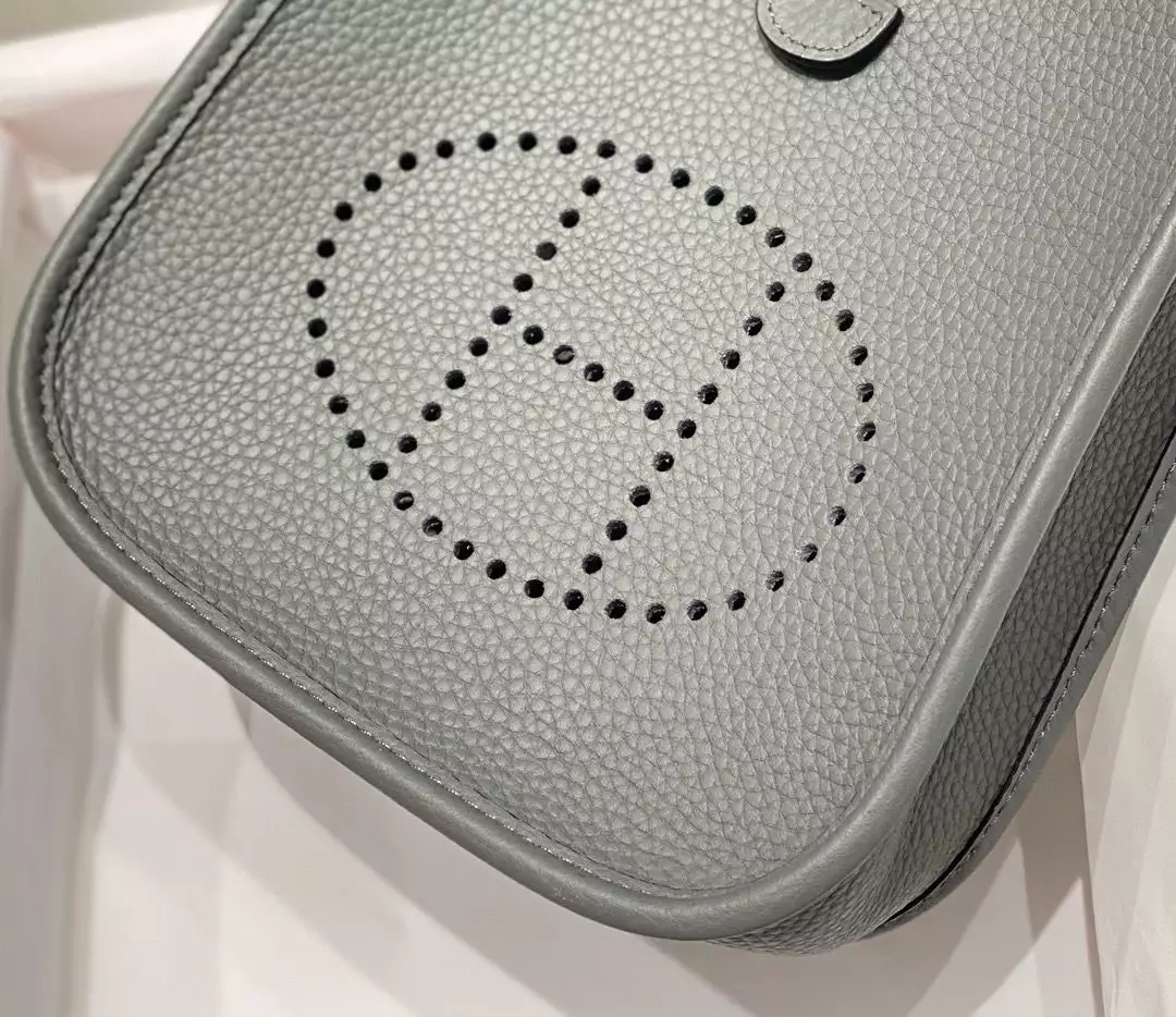 Hermes Evelyne III TPM Bag In Gris Meyer Clemence Leather – HW043