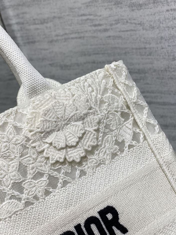 DIOR TOTE BOOK WHITE BAG – DOB029