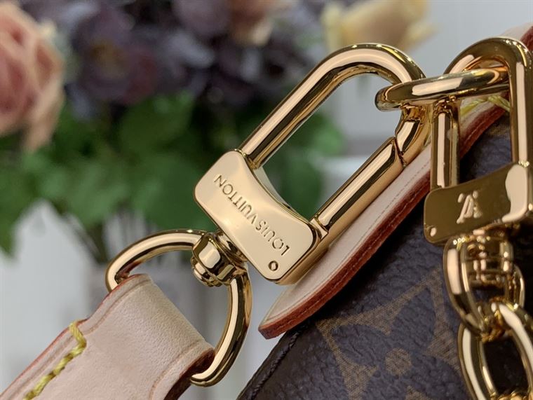 LOUIS VUITTON LV X YK BOULOGNE MONOGRAM – LW111