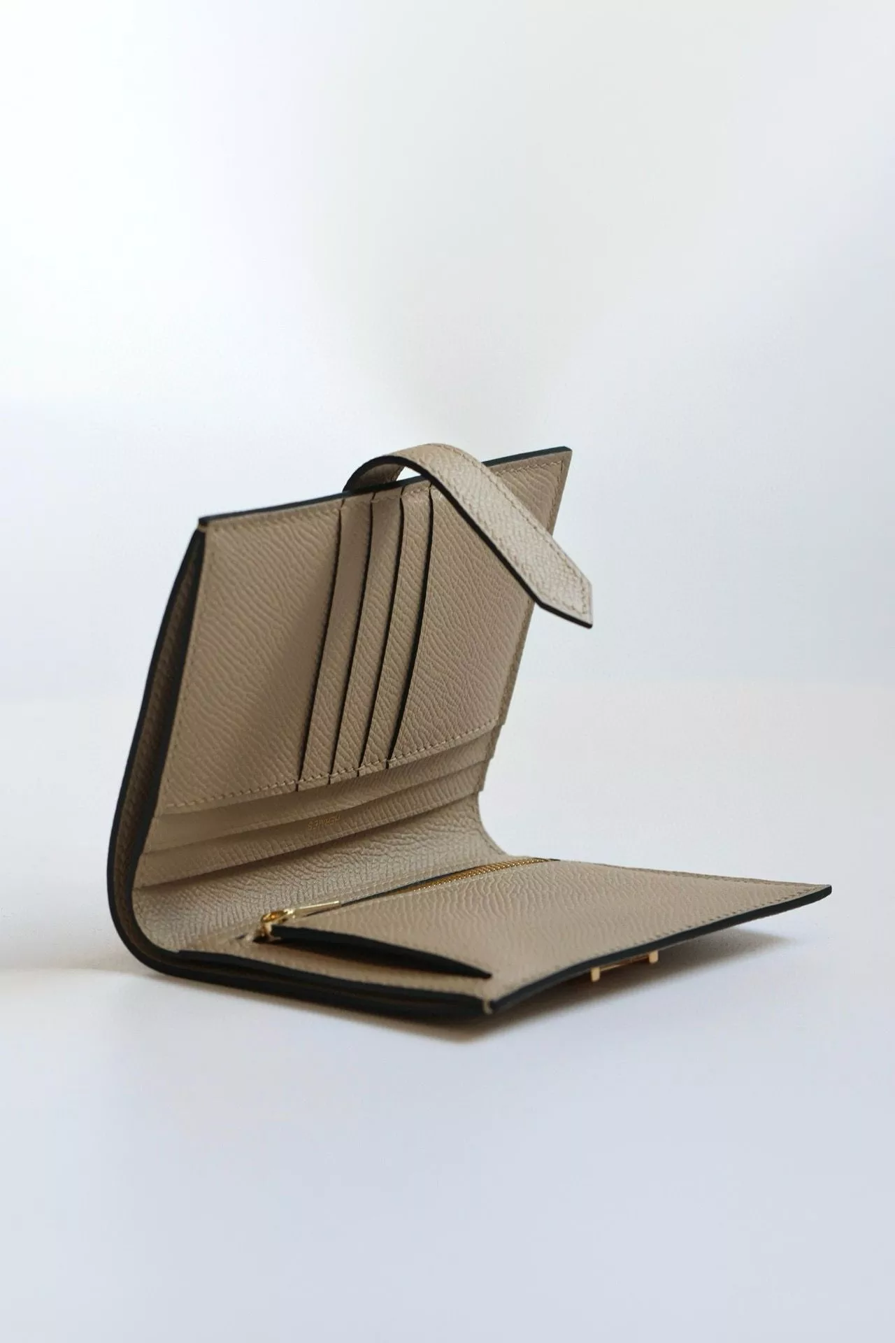 Hermes Bearn Compact Handmade Wallet in Trench Epsom Calfskin – HW138