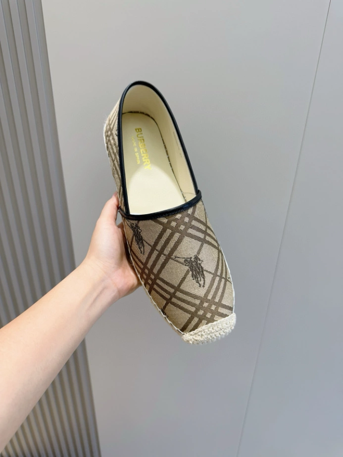 BURBERRY CANVAS STRAW BUCKET – BBR040