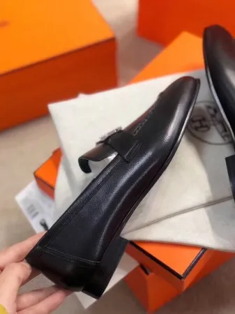 Hermes Women’s Paris Loafers In Noir Goatskin – HM084