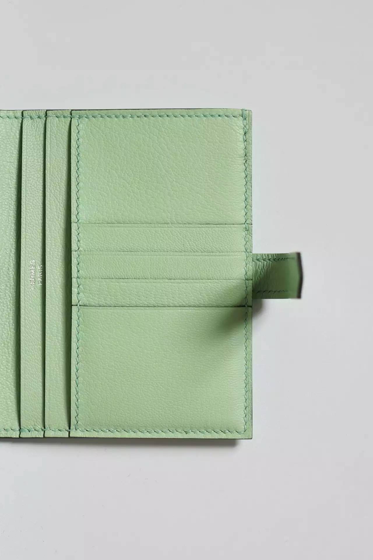 Hermes Bearn Compact Wallet in Vert D’eau Matte Alligator Leather – HW169