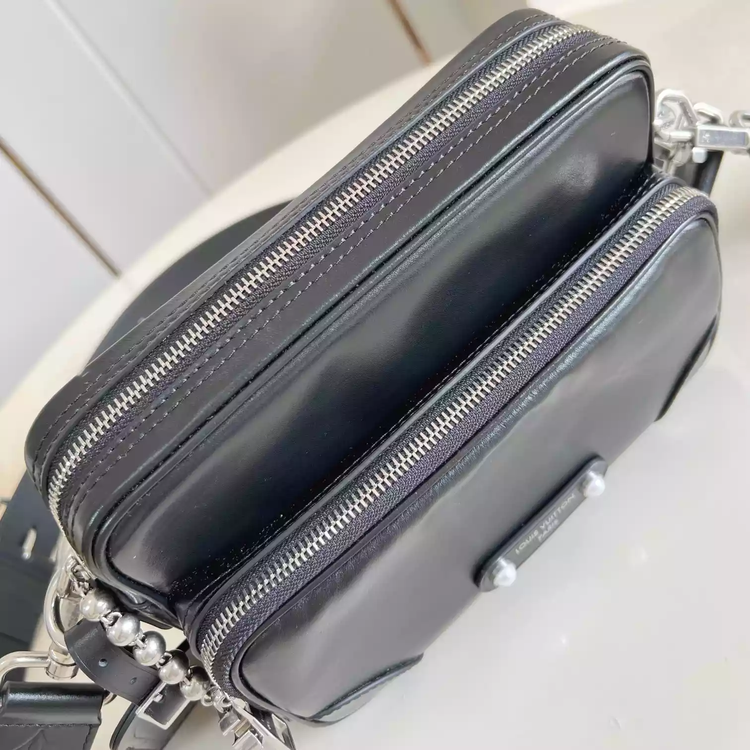 NIL CITY BAG BLACK CALF LEATHER M13987 – LW285