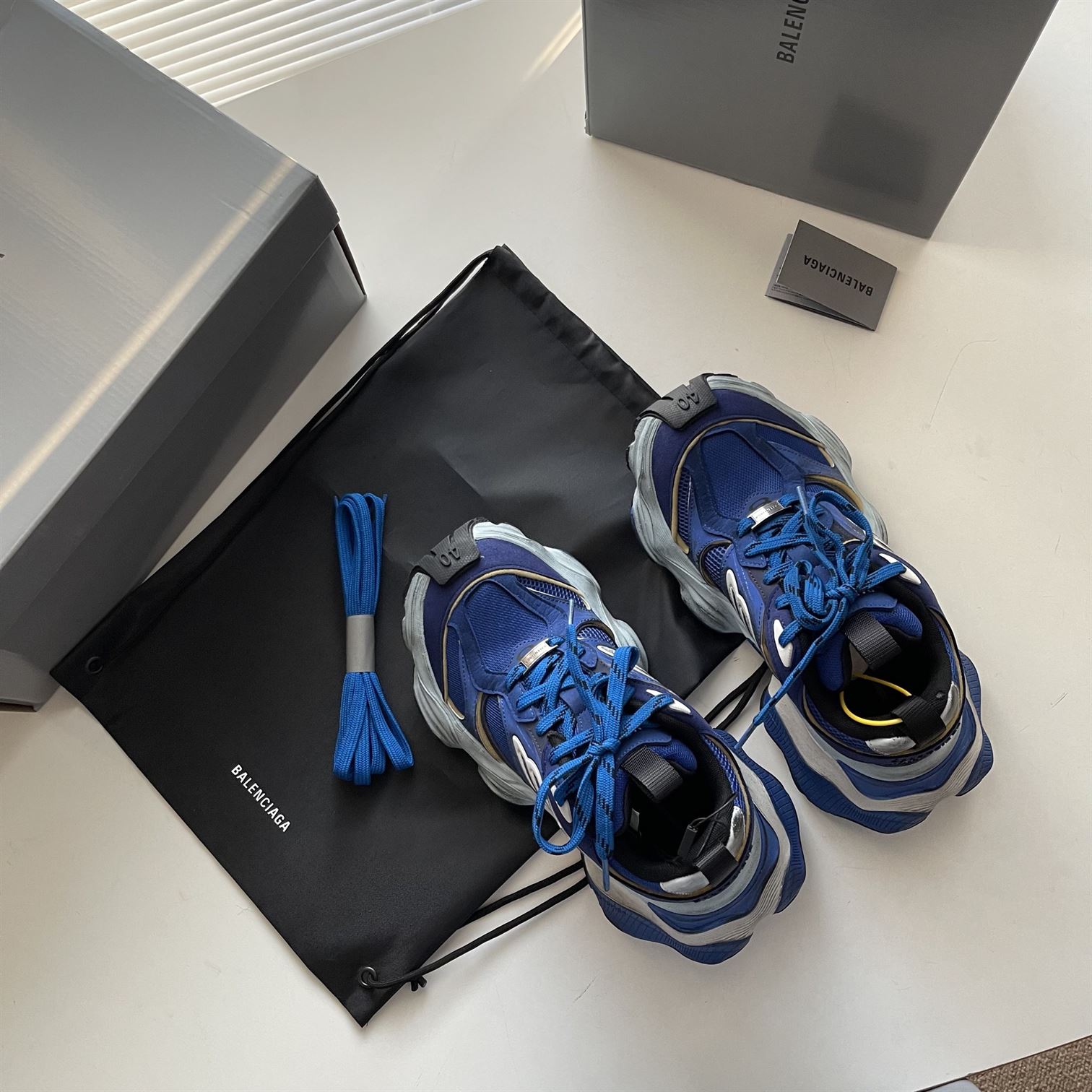 BALENCIAGA CARGO SNEAKER IN BLUE – BLA091