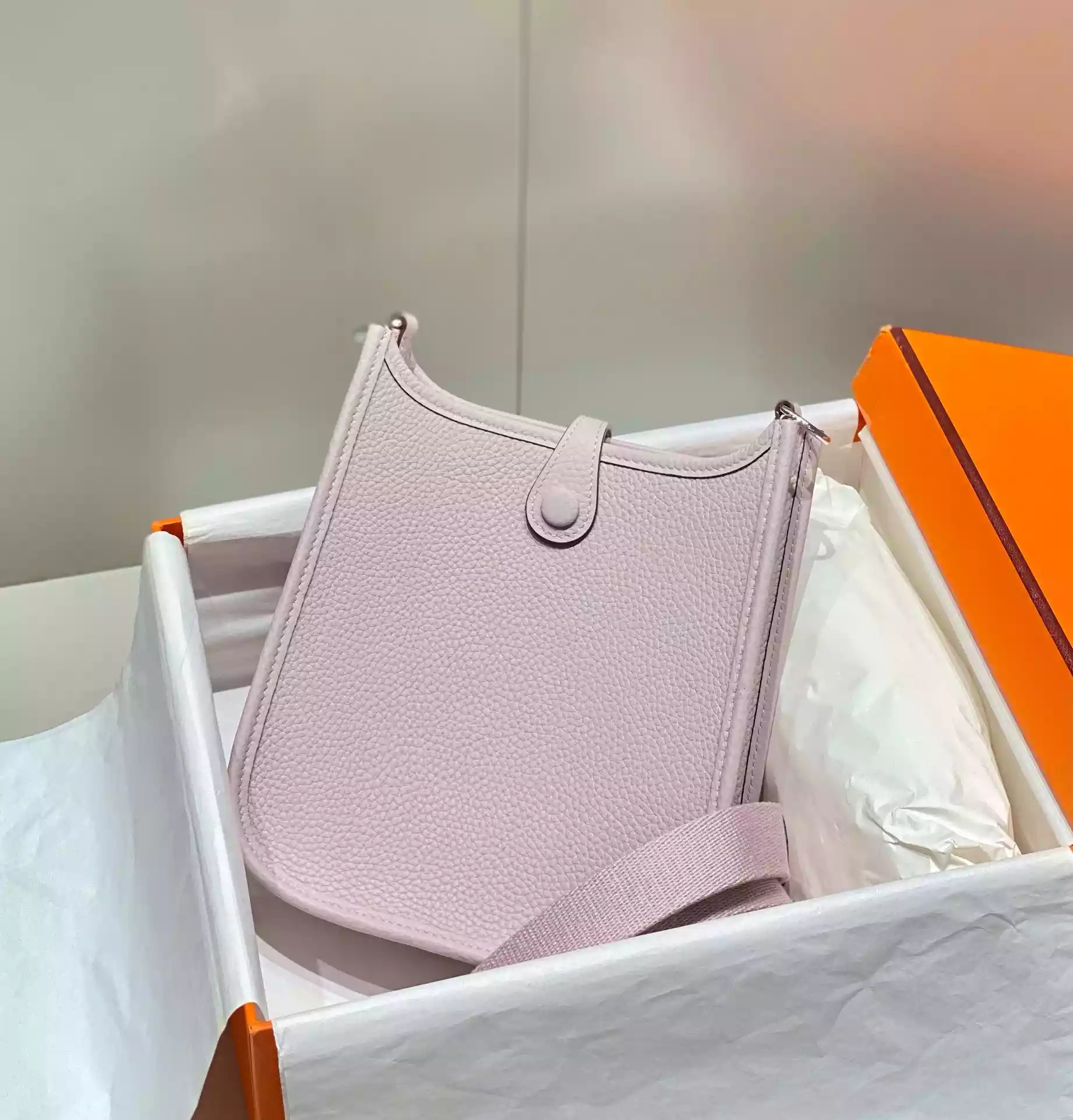 Hermes Evelyne III TPM Bag In Mauve Pale Clemence Leather – HW042
