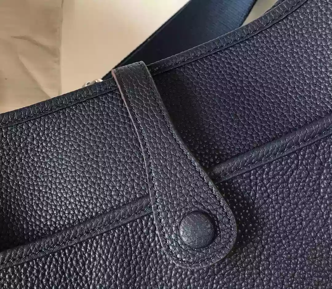 Hermes Evelyne III 29 PM Bag In Dark Blue Clemence Leather – HW058