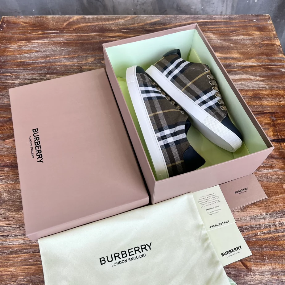 BURBERRY CHECK AND LEATHER SNEAKERS – BBR071
