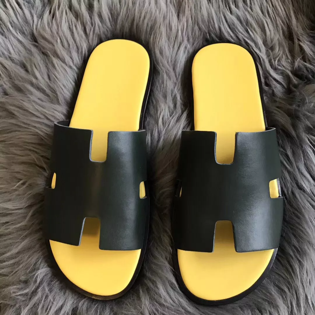 HERMES MEN’S IZMIR SANDALS IN NOIR SWIFT CALFSKIN – HMSD018