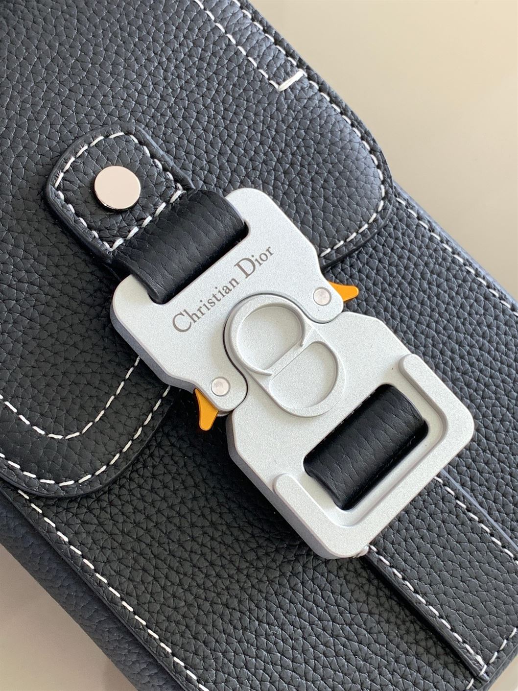 DIOR SADDLE VERTICAL POUCH WITH STRAP – DIO049