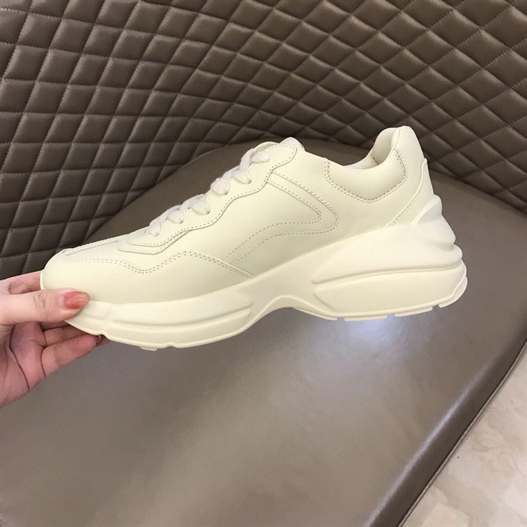 GUCCI WOMEN’S RHYTON GUCCI LOGO LEATHER SNEAKER – GCC008