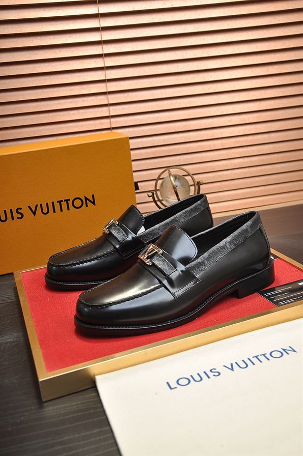 LOUIS VUITTON MAJOR LOAFER – VL016
