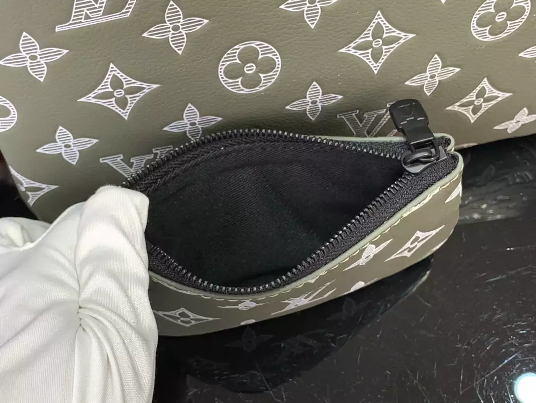 Louis Vuitton Trio Messenger Bag – LW143