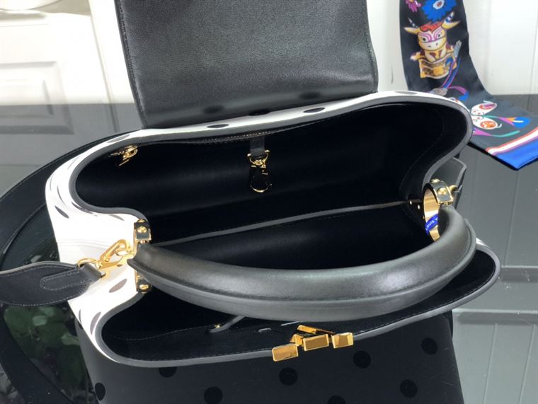 LOUIS VUITTON CAPUCINES MM White And Black – LW095