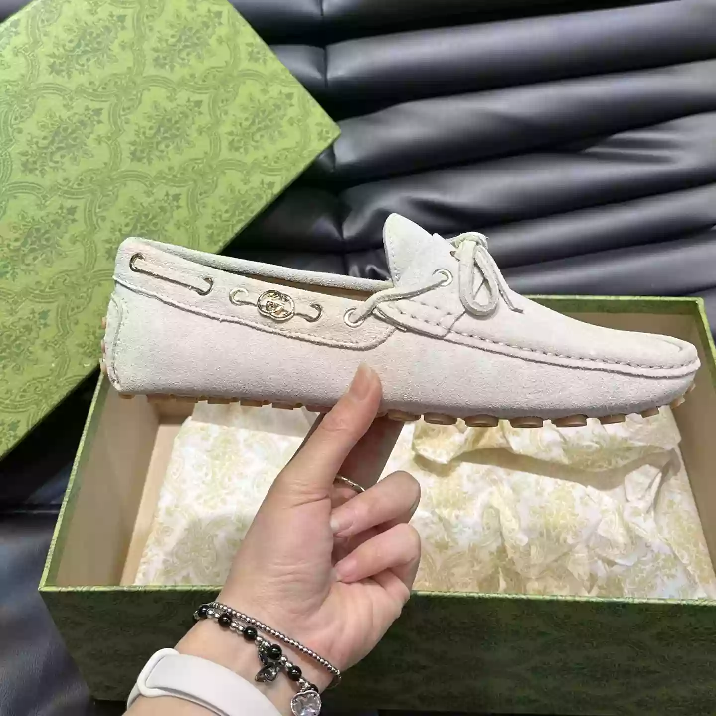 MEN’S DRIVER WITH INTERLOCKING G IN WHITE – GL101