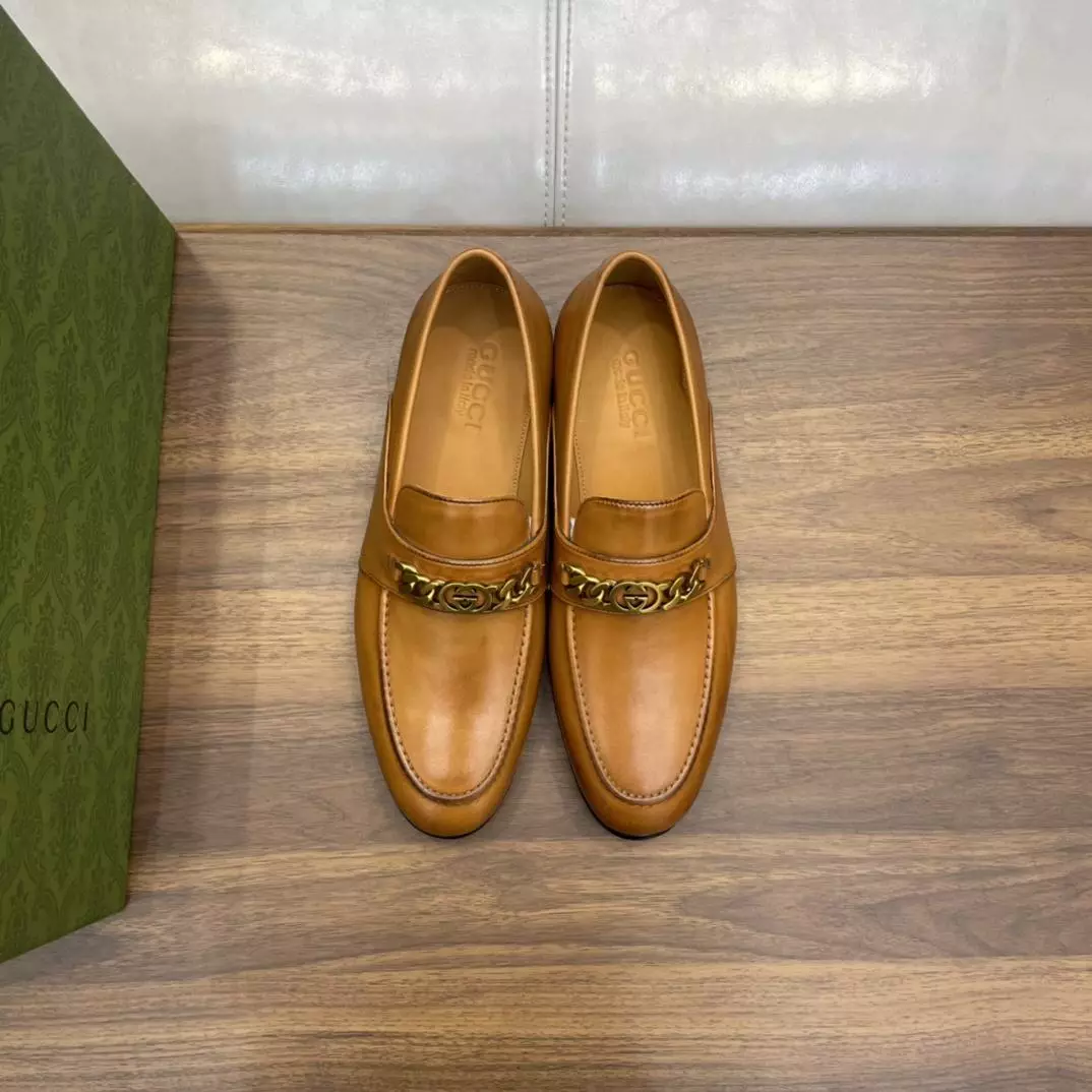 MEN’S LEATHER LOAFERS WITH INTERLOCKING G IN BROWN – GL110