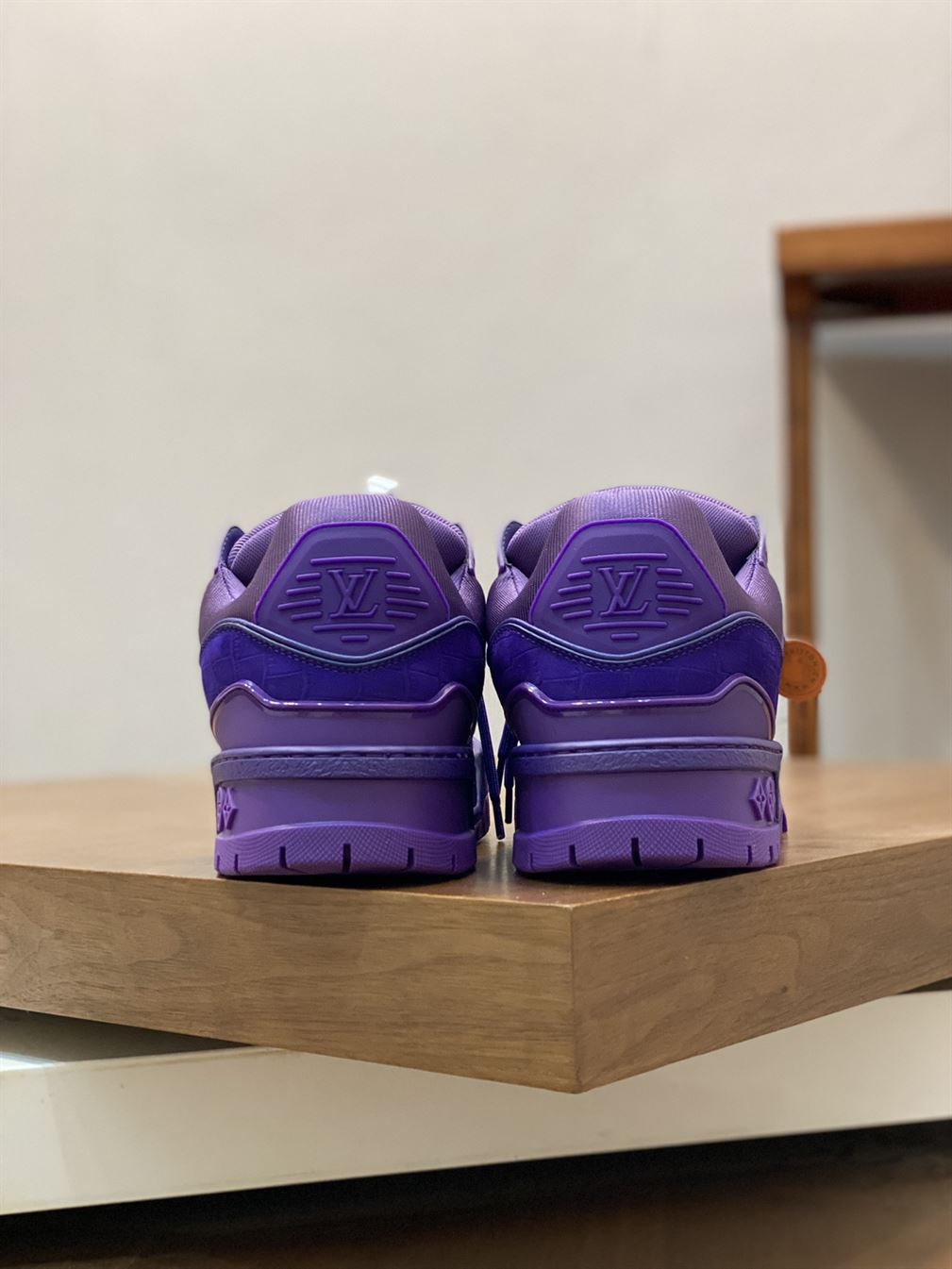 LOUIS VUITTON SS24 SNEAKER – LVS164