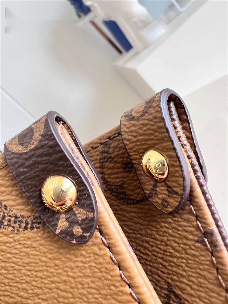LOUIS VUITTON ONTHEGO PM MONOGRAM CANVAS – LW063