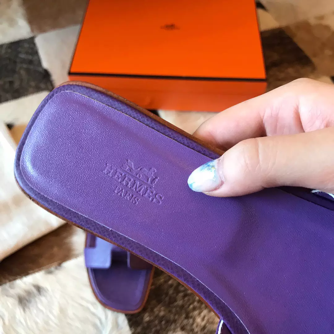 HERMES ORAN SLIDE SANDALS IN CROCUS EPSOM CALFSKIN – HMSD072