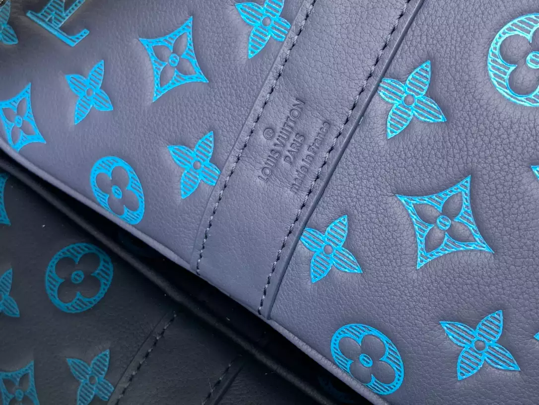 LV Keepall Bandoulière 50 in Monogram Shadow – LW182