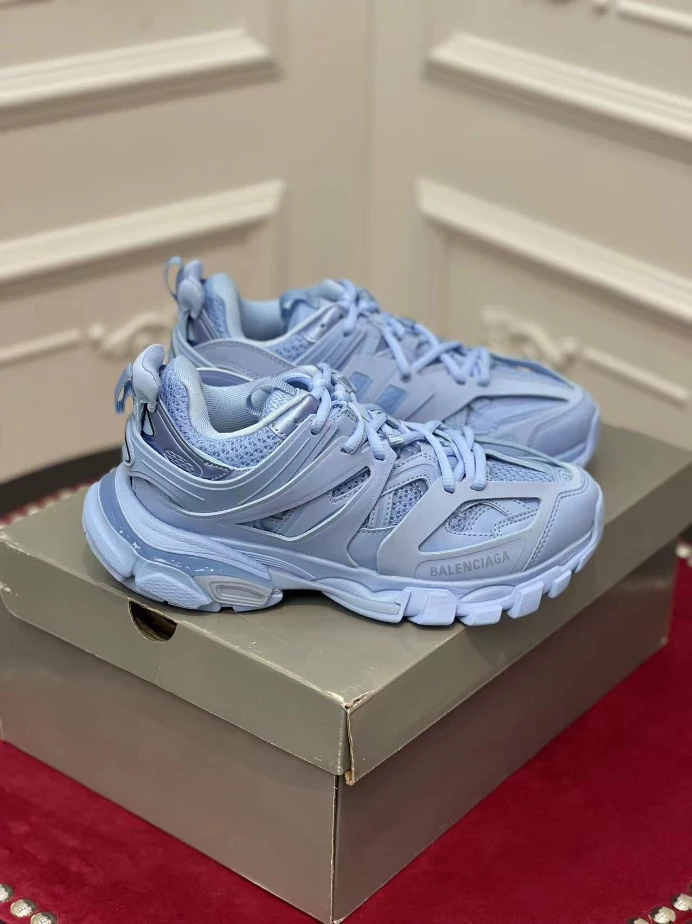 BALENCIAGA TRACK SNEAKER – BLA131